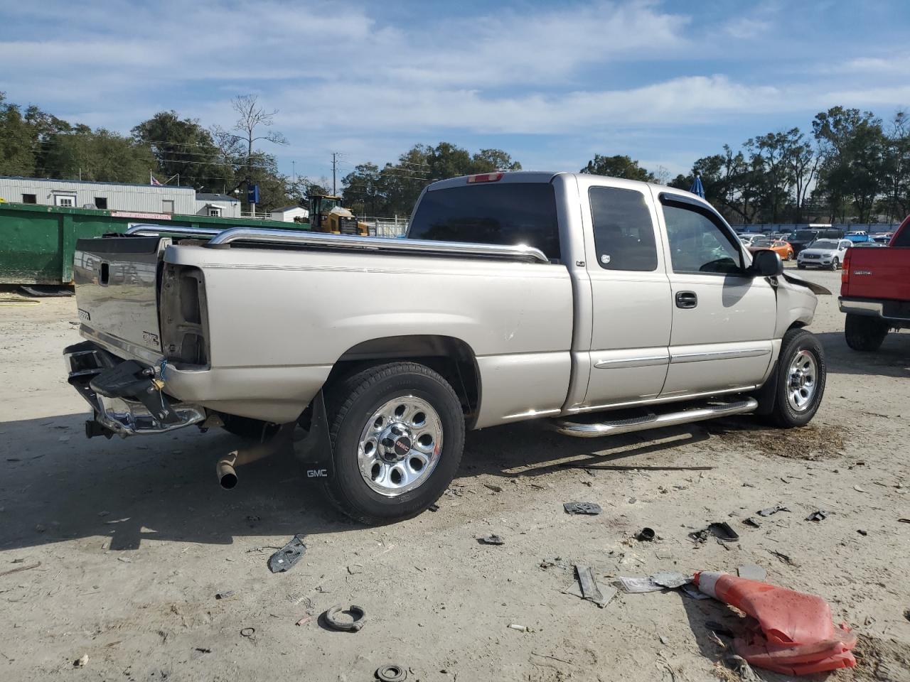 2005 GMC Sierra - Image 3
