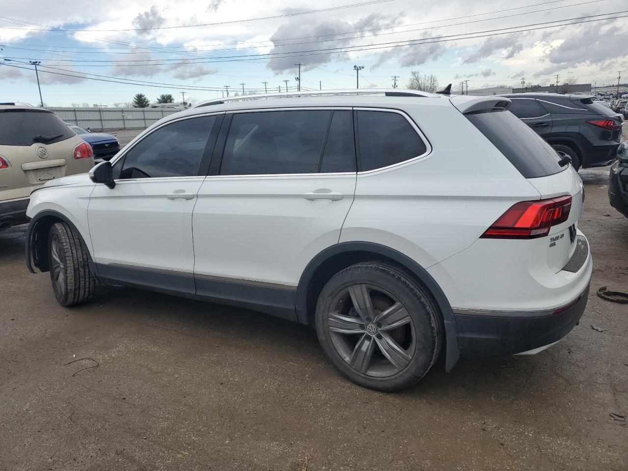 2020 Volkswagen Tiguan - Image 2