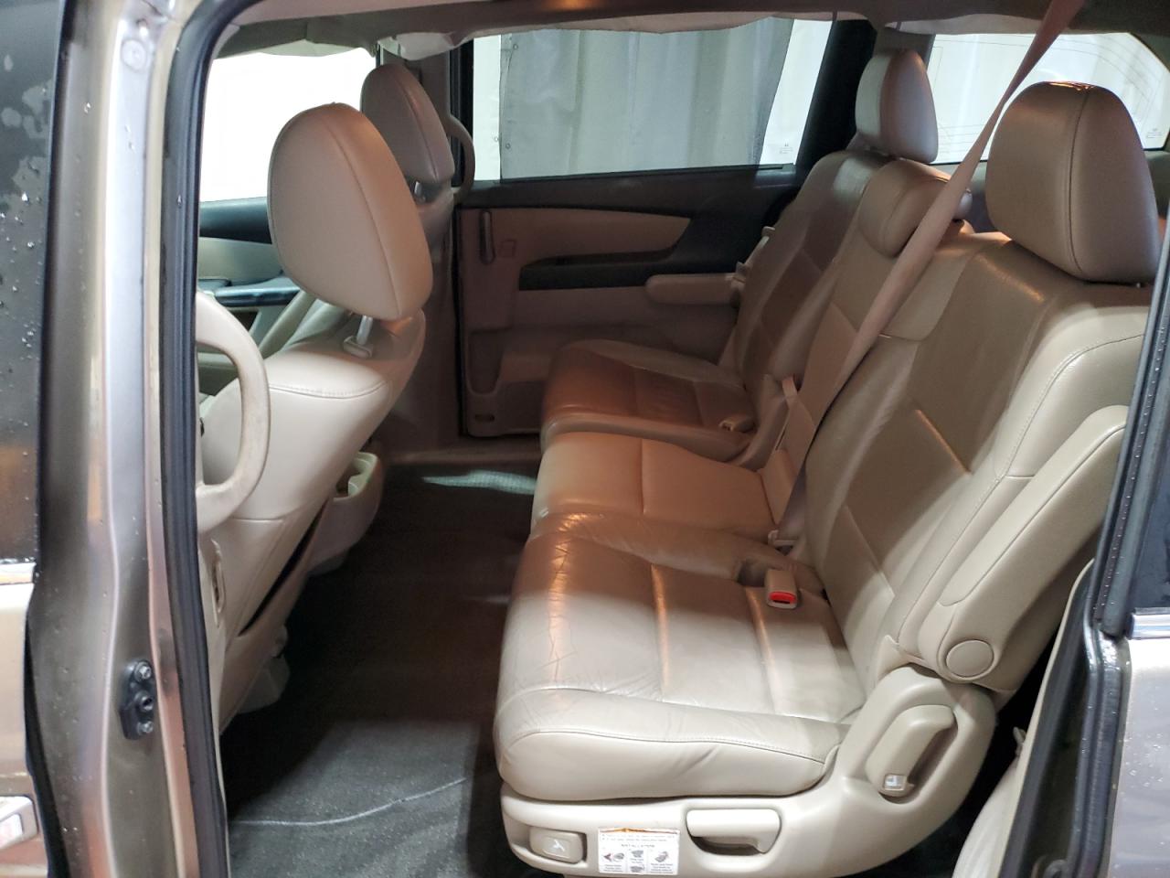 2011 Honda Odyssey - Image 11