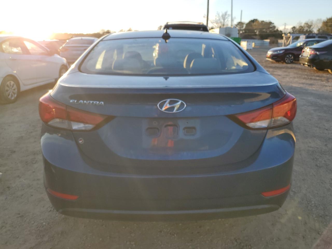 2016 Hyundai Elantra - Image 6