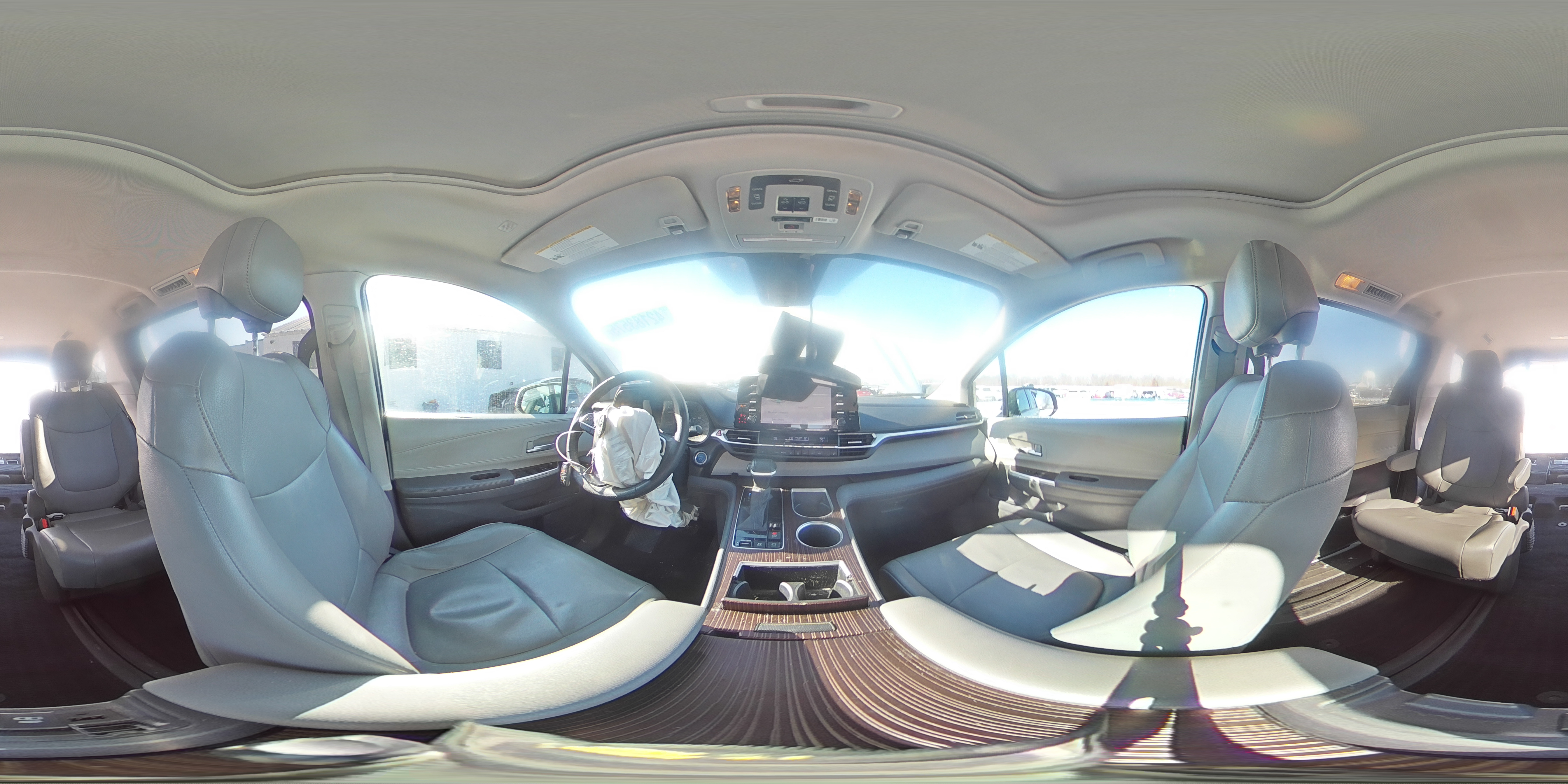 2021 Toyota Sienna - Image 15