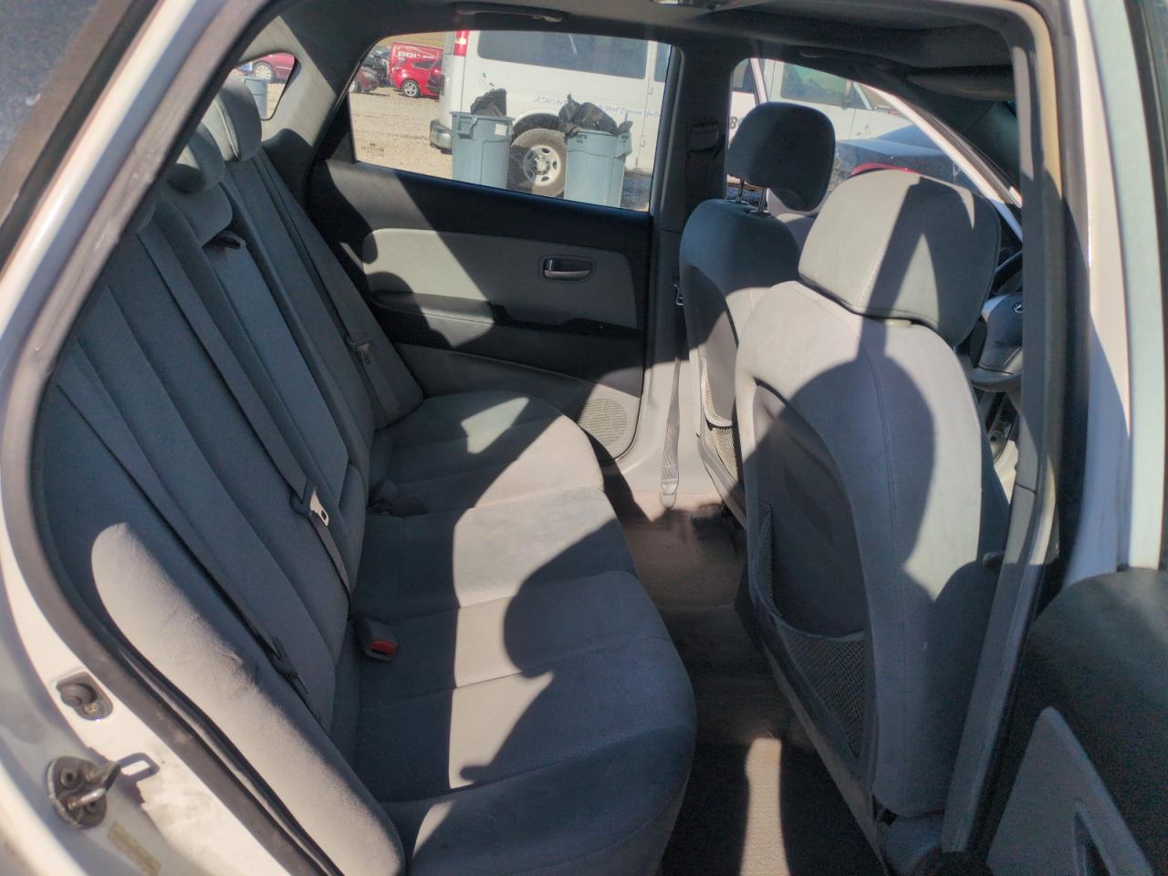 2007 Hyundai Elantra - Image 10