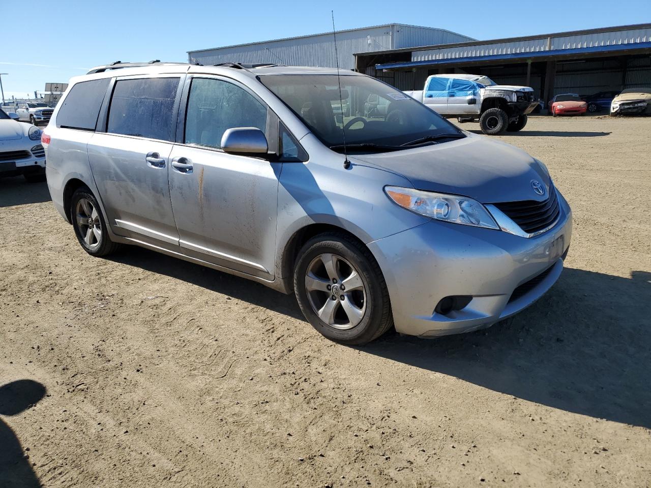 2013 Toyota Sienna - Image 4
