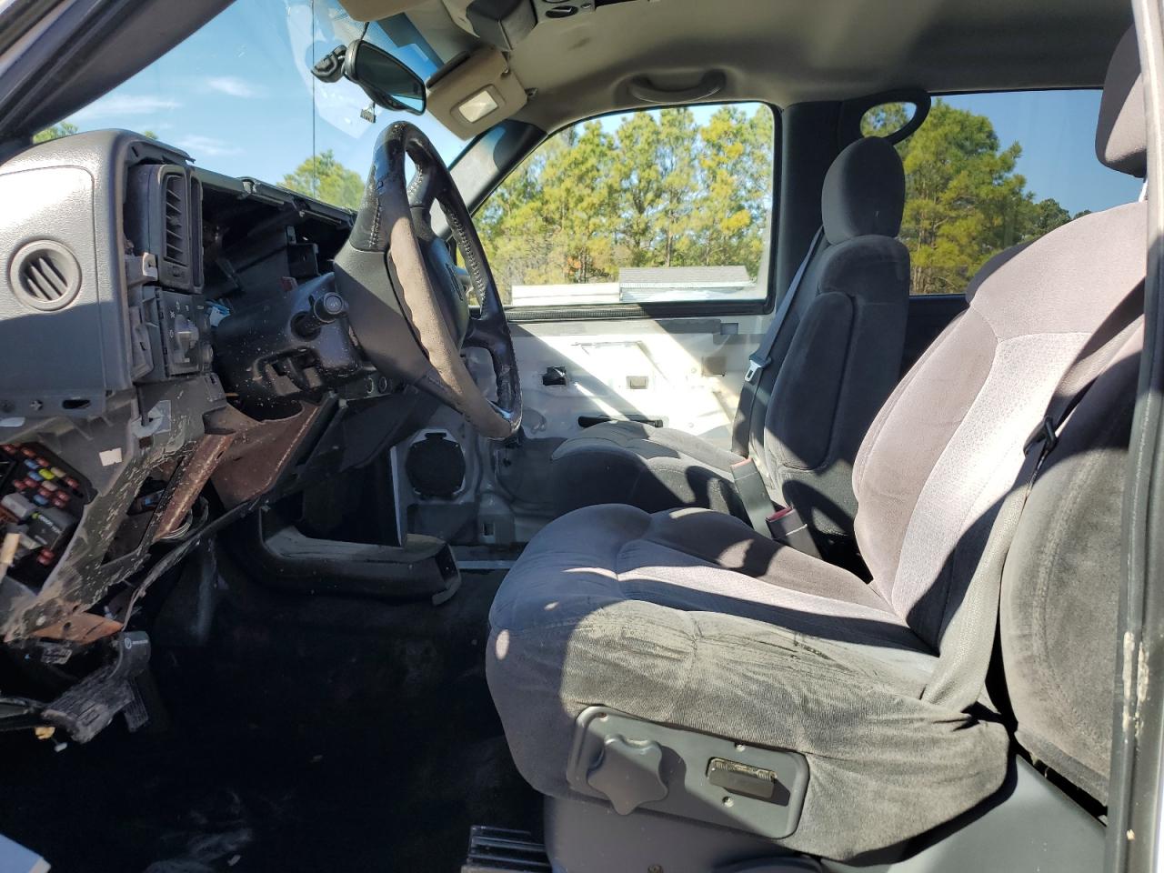 2002 Chevrolet Silverado - Image 7