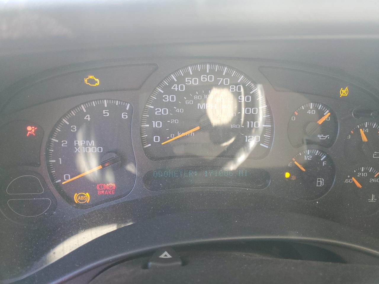 2005 Chevrolet Tahoe - Image 9