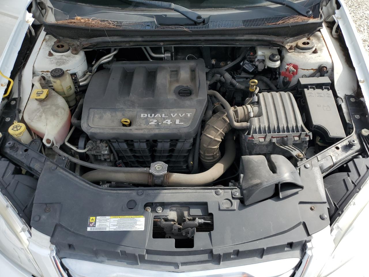 2012 Chrysler 200 - Image 11