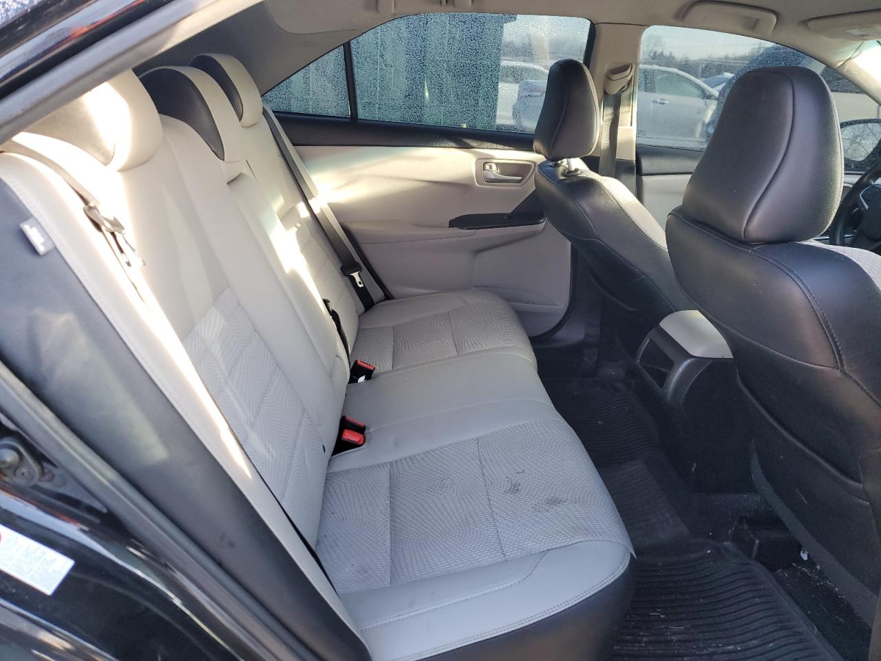 2016 Toyota Camry - Image 10