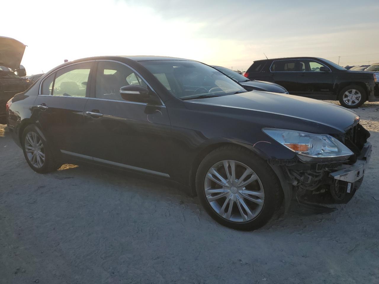 2011 Hyundai Genesis - Image 4