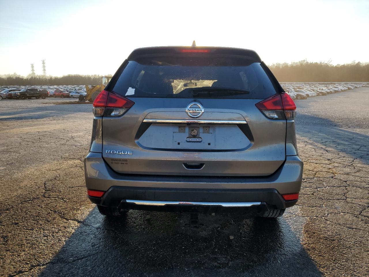 2017 Nissan Rogue - Image 6