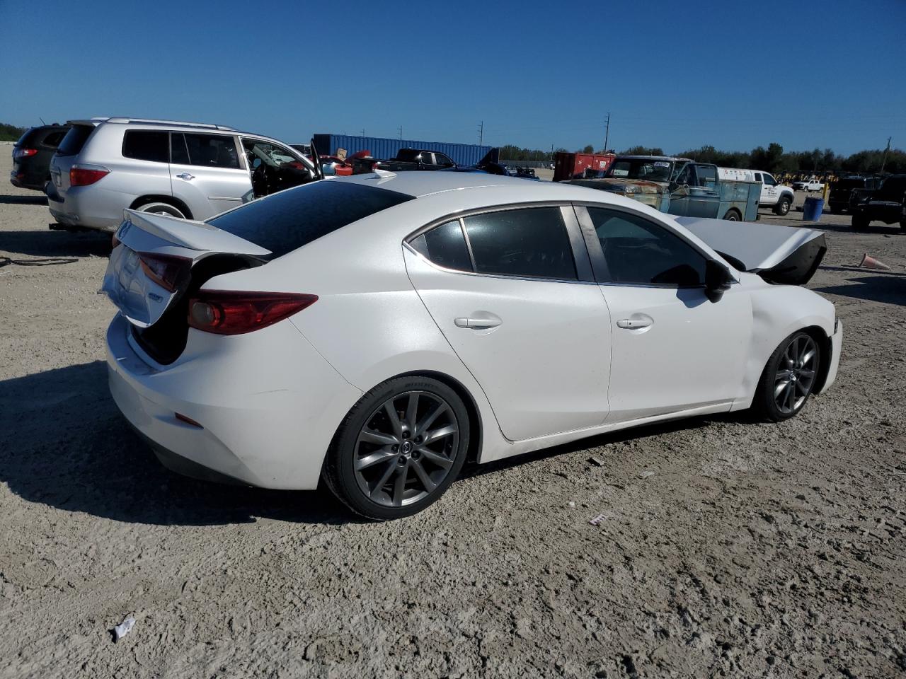 2018 Mazda 3 - Image 3