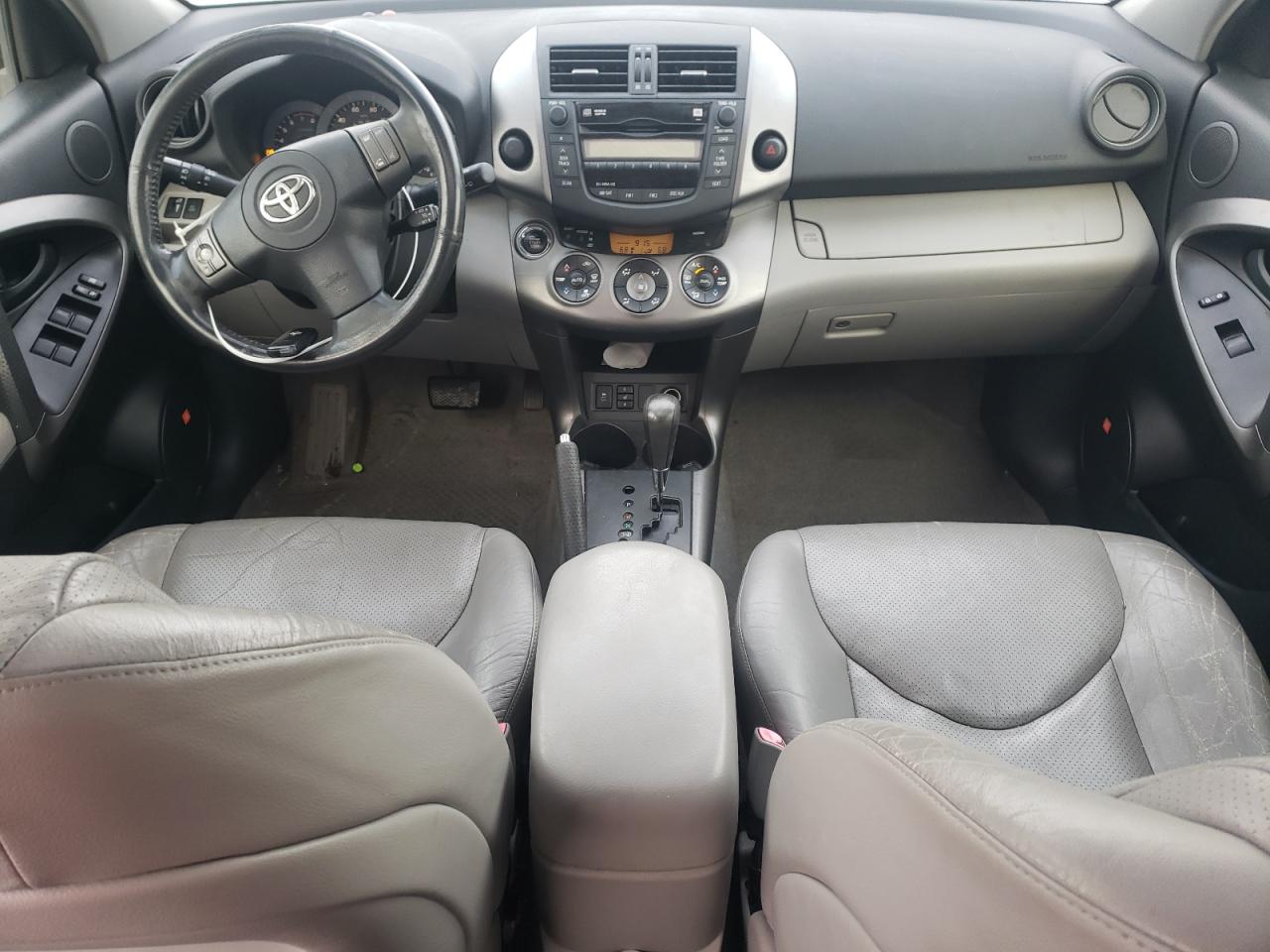 2010 Toyota RAV 4 - Image 8
