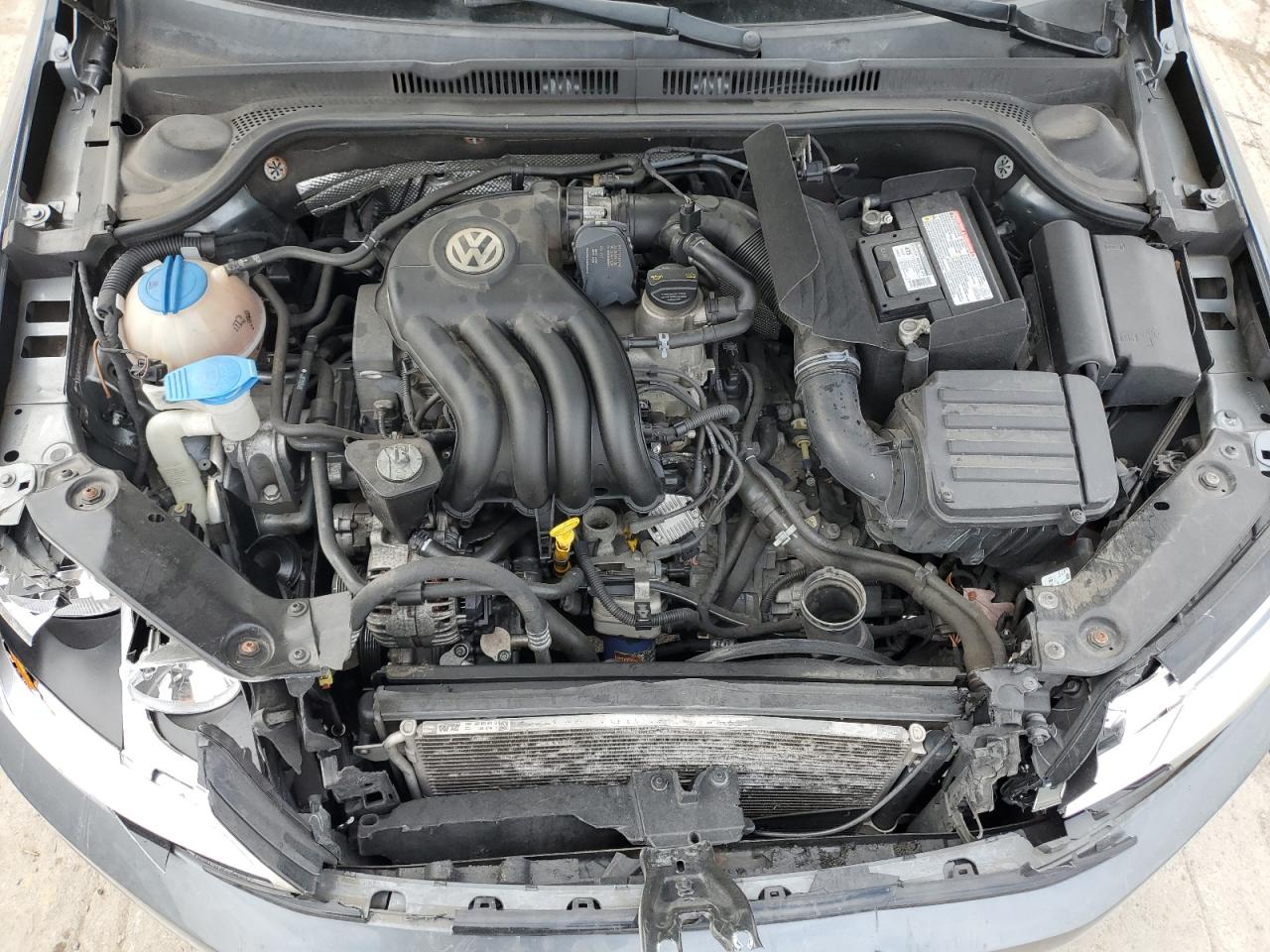 2015 Volkswagen Jetta - Image 11