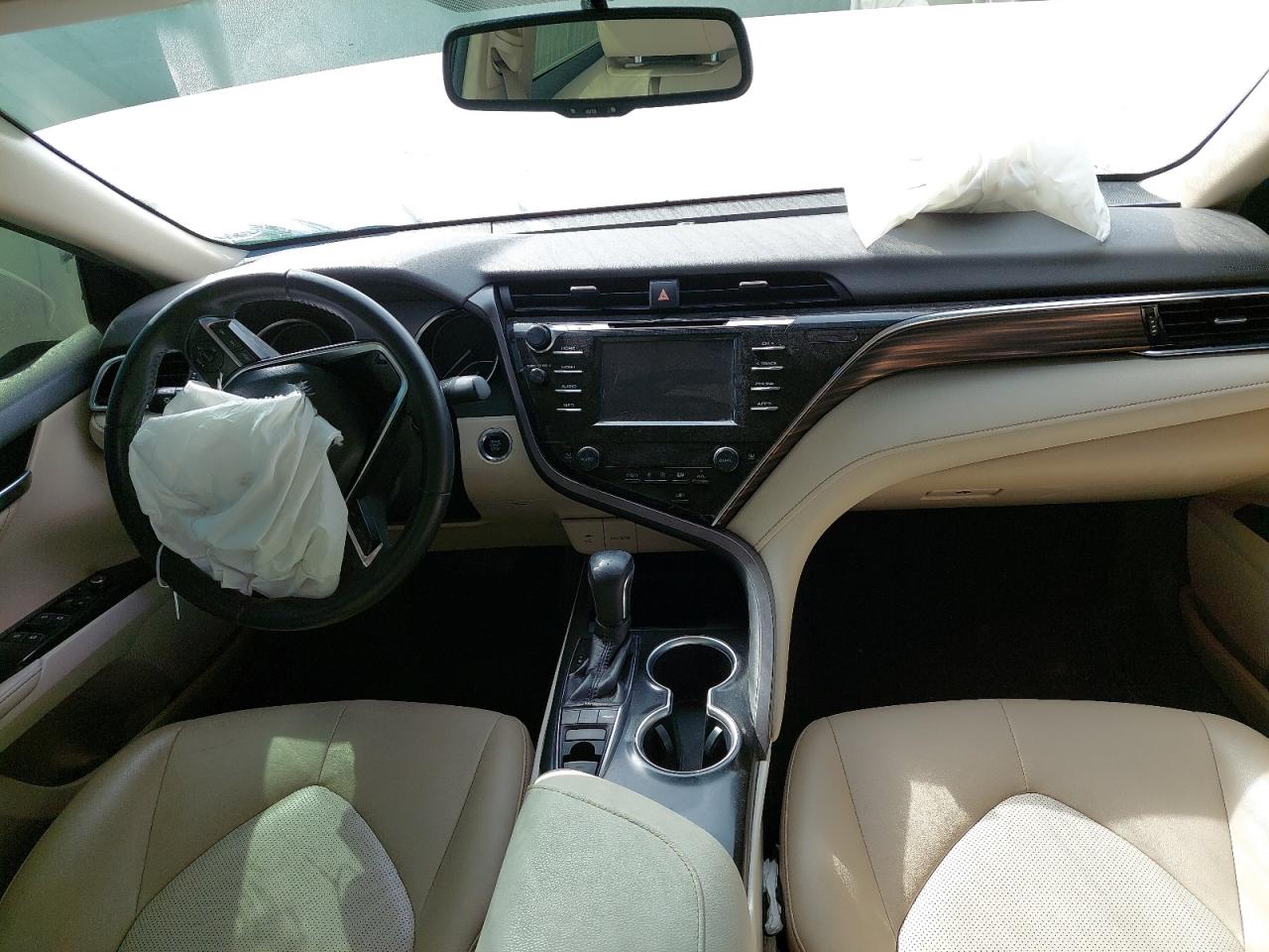 JTNBZ4HK6J3000348 - 2018 Toyota Camry L - #87336154