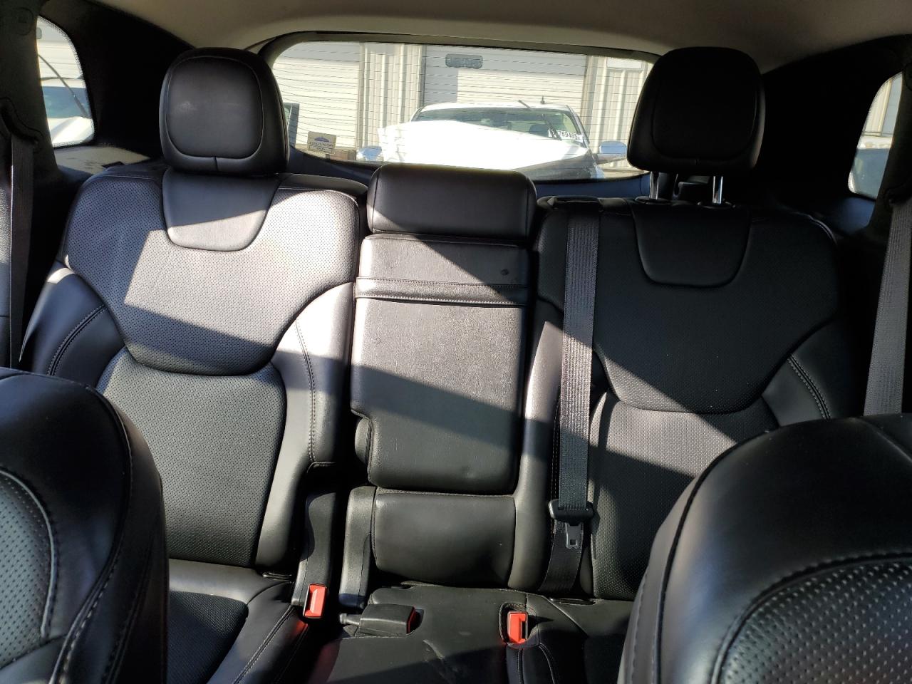 2017 Jeep Grand Cherokee - Image 10
