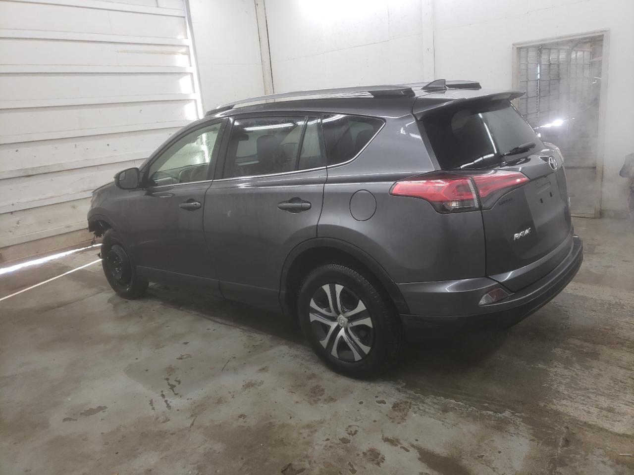 2018 Toyota RAV 4 - Image 2