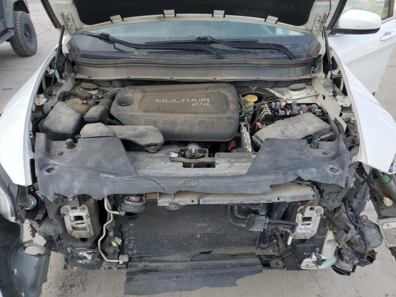 2015 Jeep Grand Cherokee - Image 12