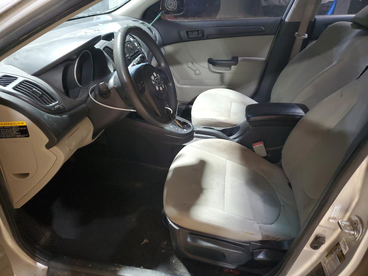 2010 Kia Forte - Image 7