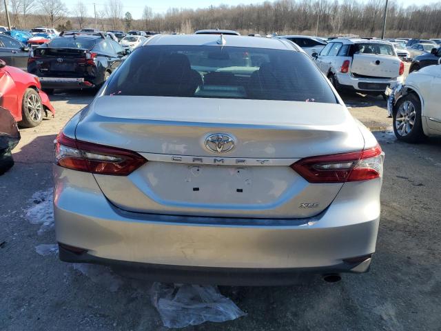  TOYOTA CAMRY 2022 Серебристый