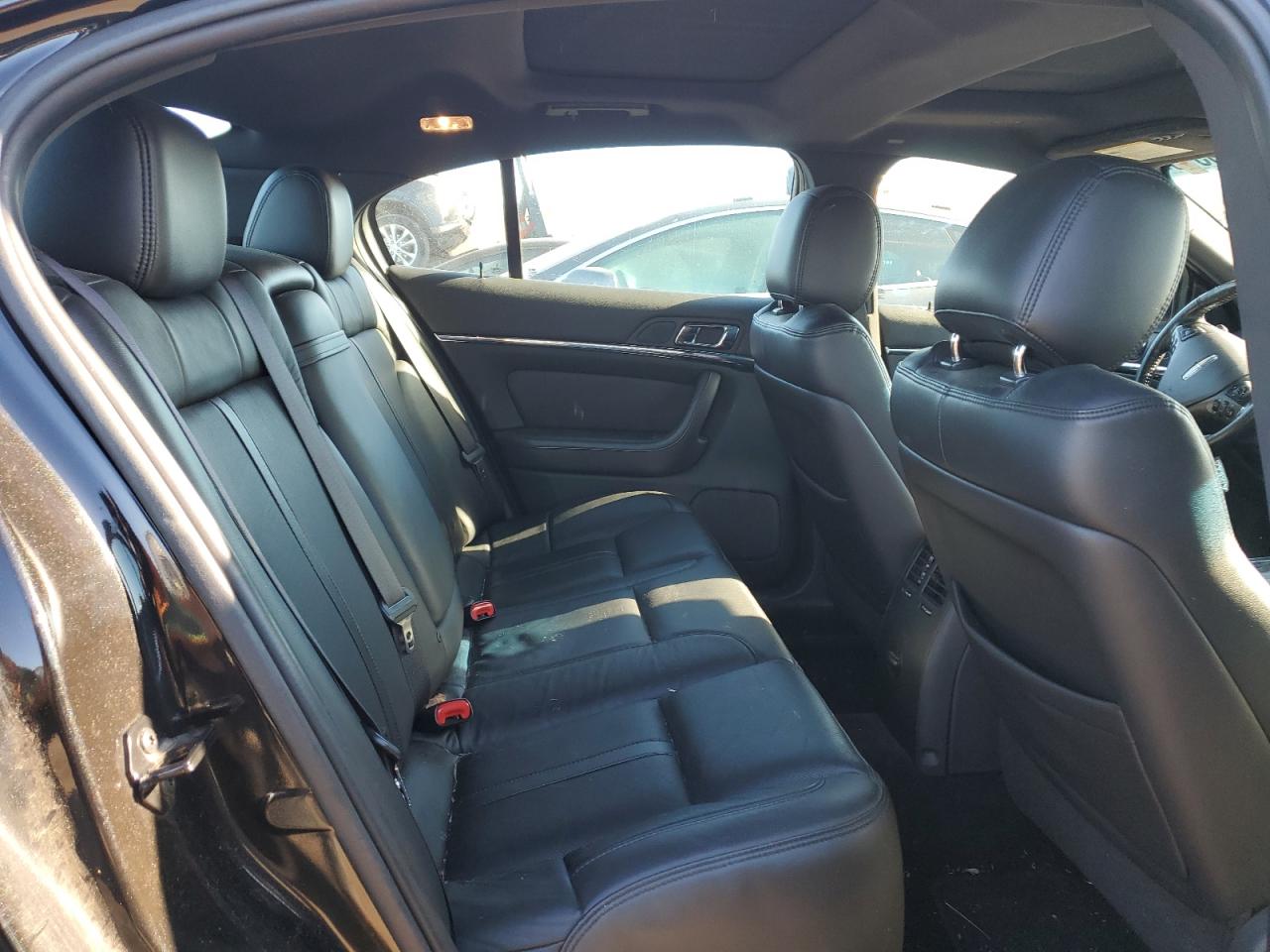 2013 Lincoln MKS - Image 10