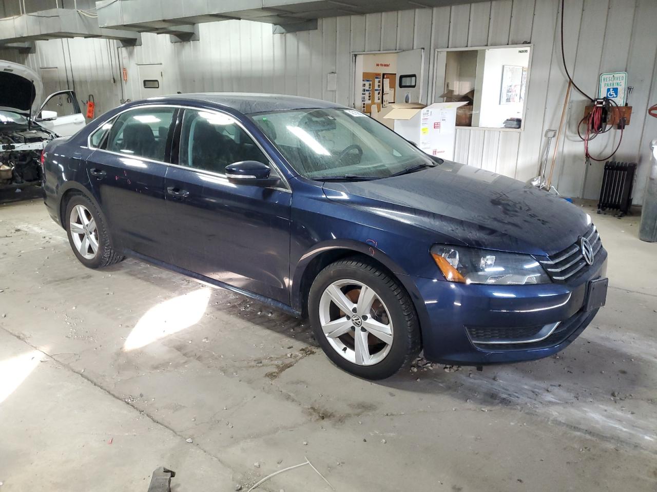 2014 Volkswagen Passat - Image 4