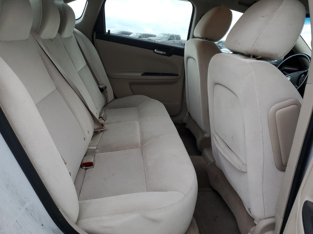 2010 Chevrolet Impala - Image 10