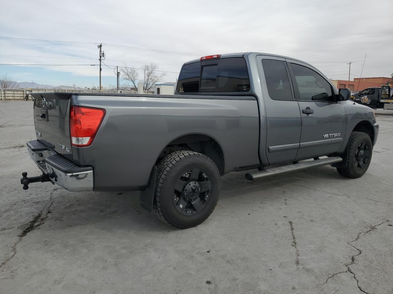 2013 Nissan Titan - Image 3