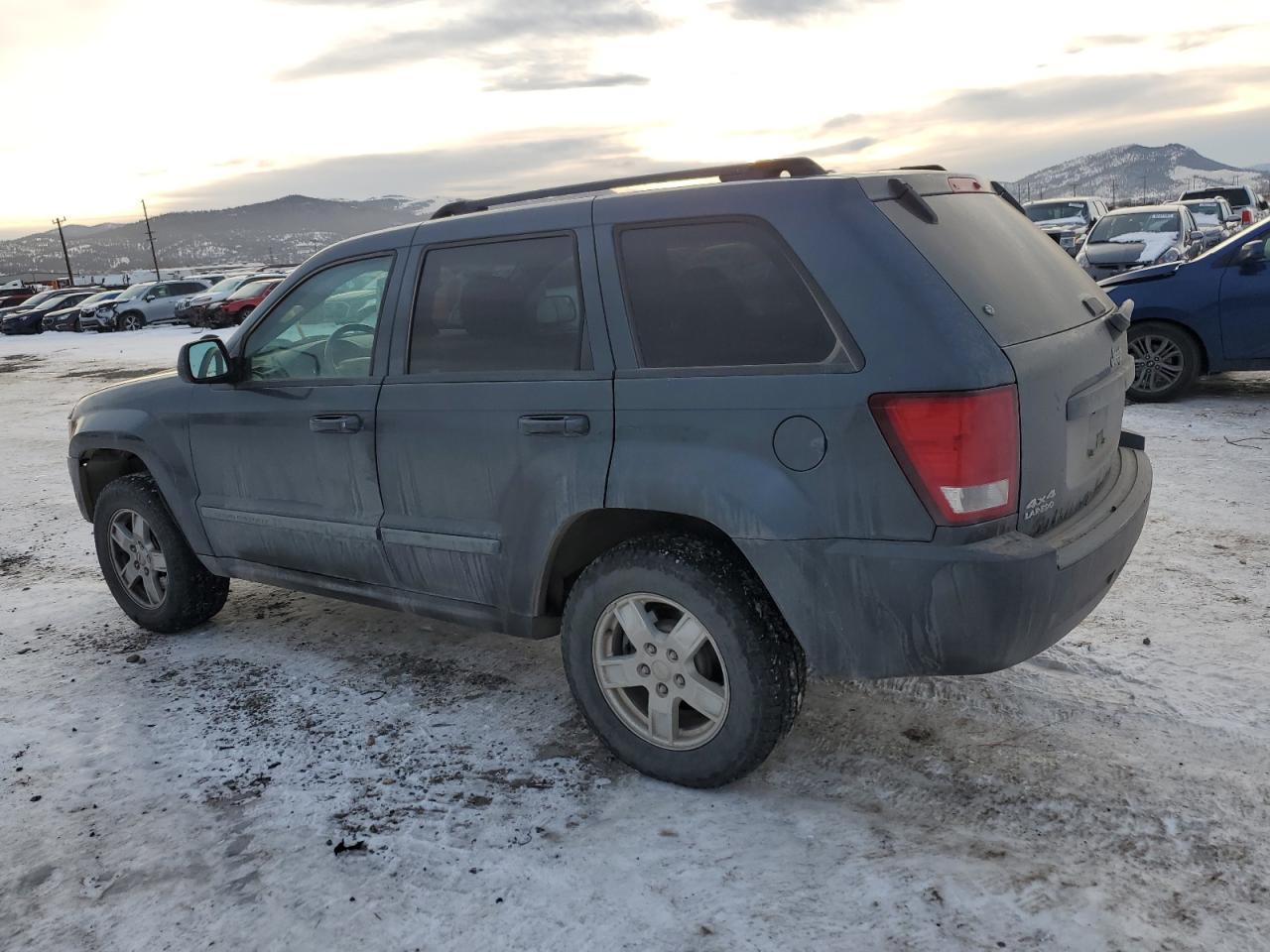 2007 Jeep Grand Cherokee - Image 2