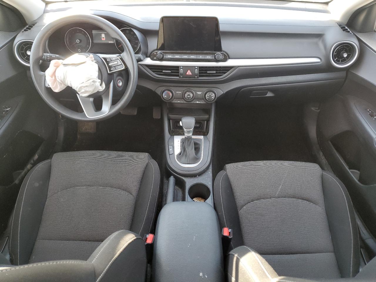 2023 Kia Forte - Image 8