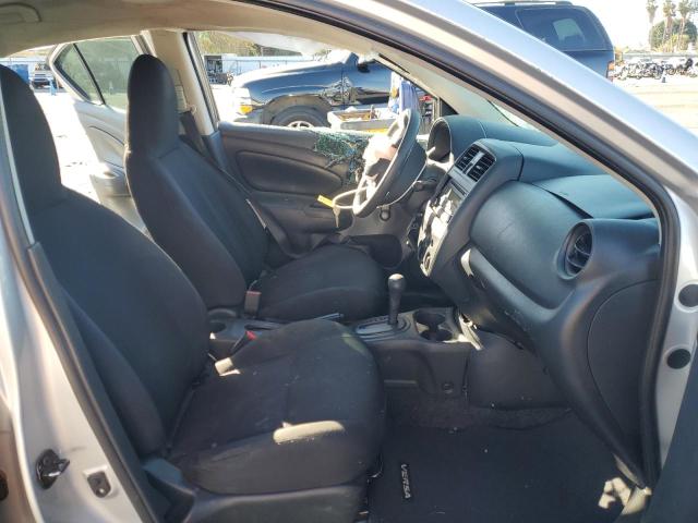  NISSAN VERSA 2015 Сріблястий