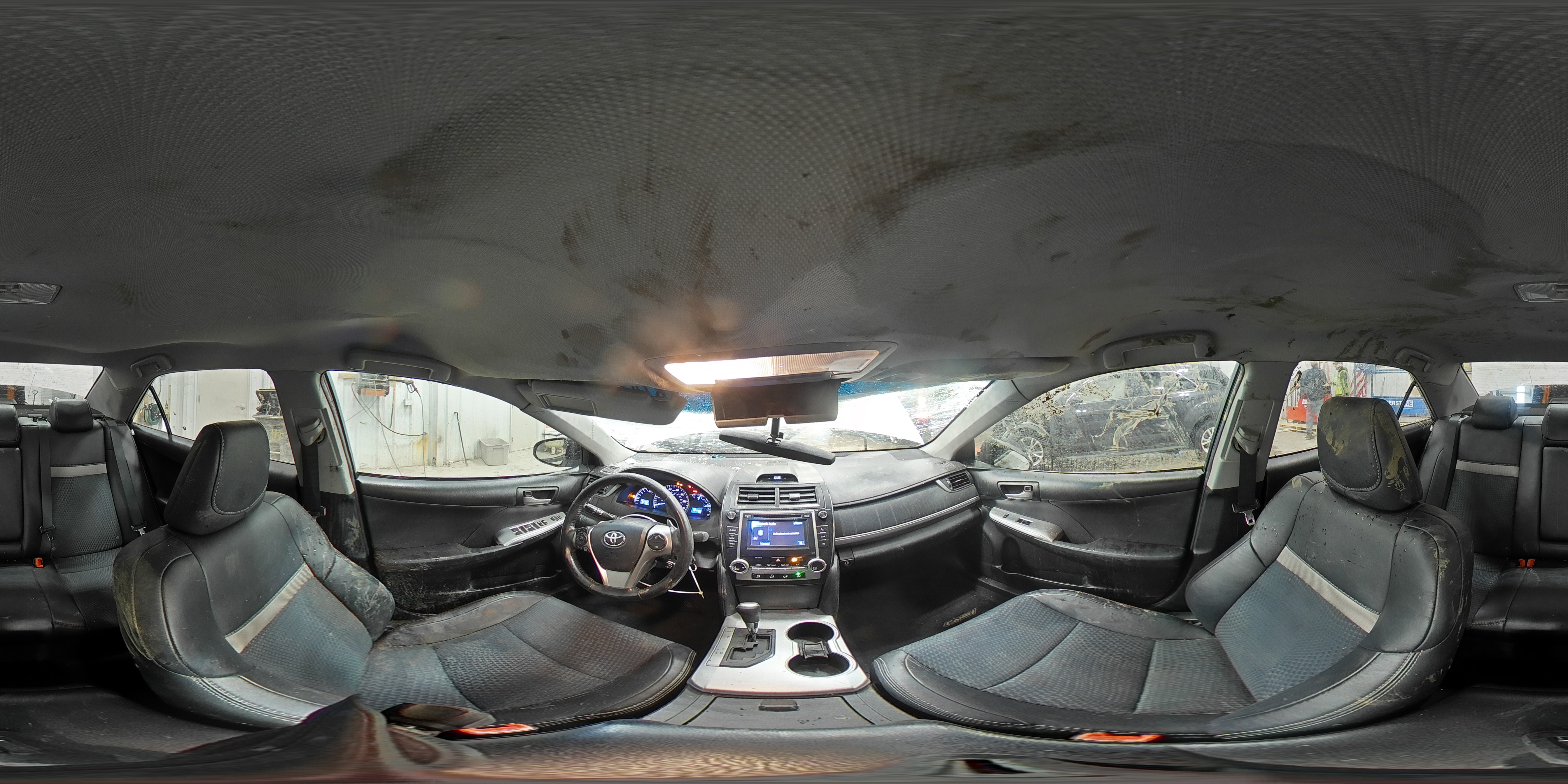 2014 Toyota Camry - Image 14