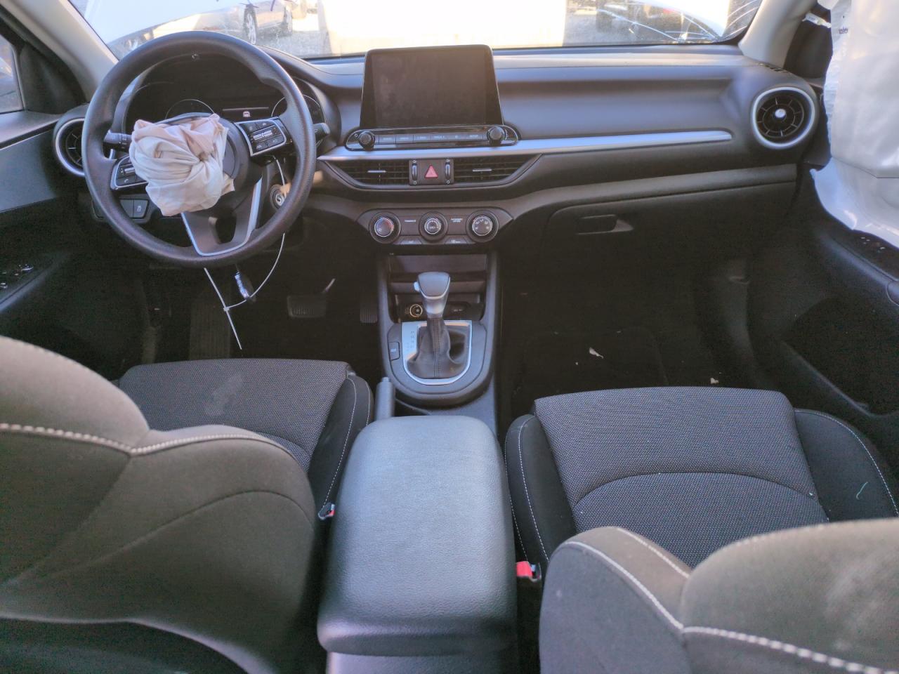 2023 Kia Forte - Image 8