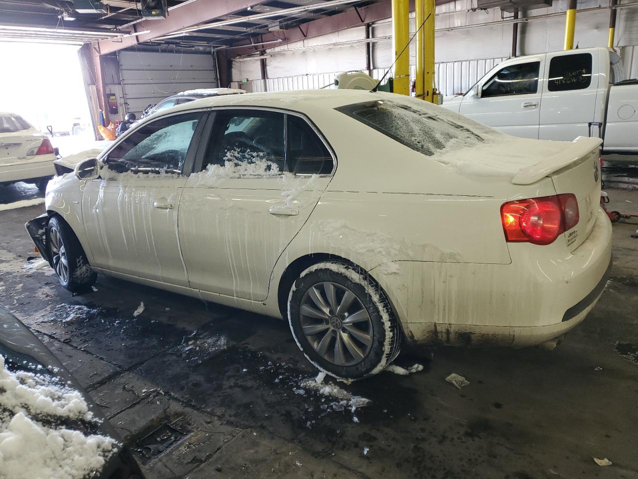 2007 Volkswagen Jetta - Image 2