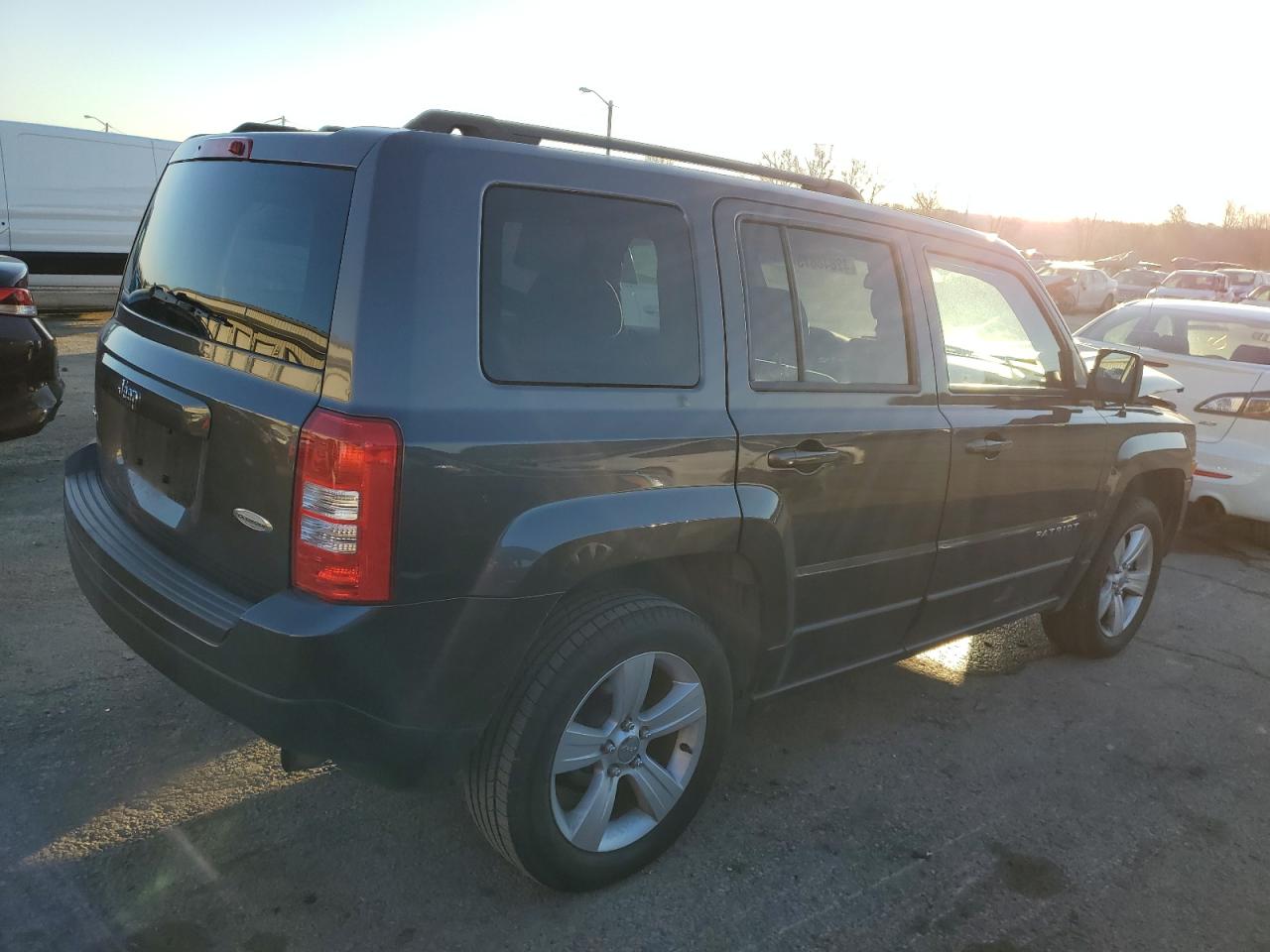 2015 Jeep Liberty (Patriot) - Image 3