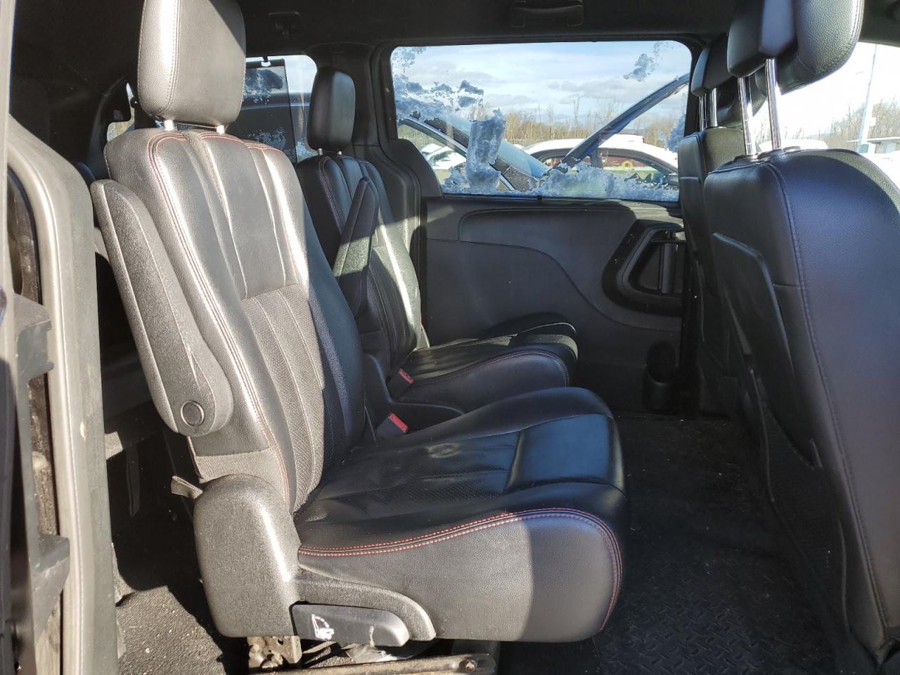2011 Dodge Caravan - Image 11