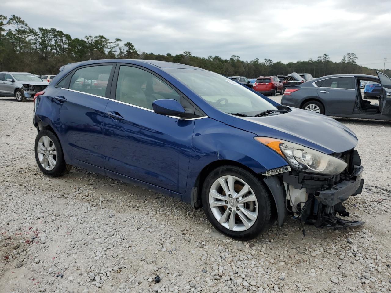 VIN KMHD35LE2DU052768 2013 HYUNDAI ELANTRA no.4