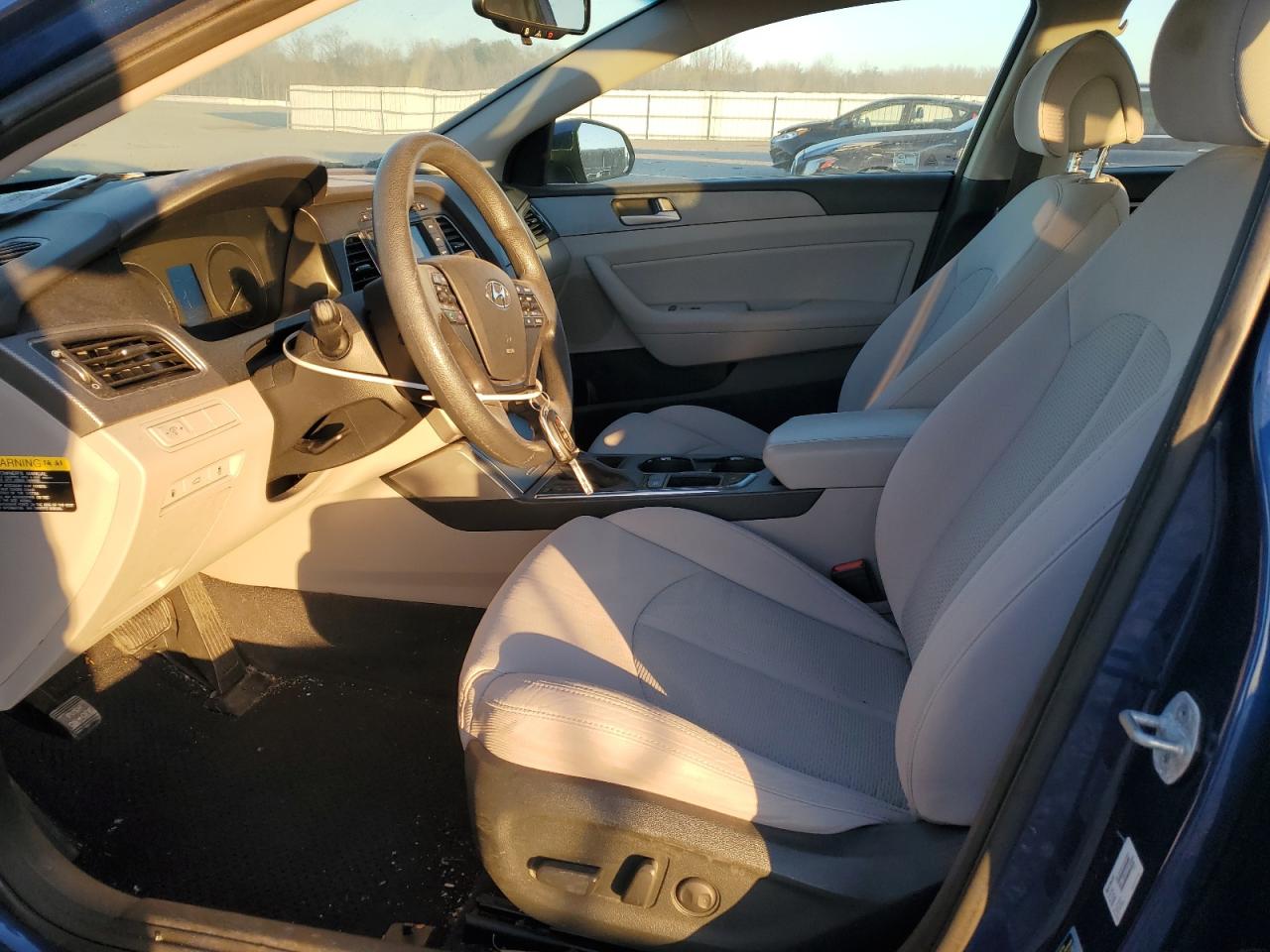 2015 Hyundai Sonata - Image 7