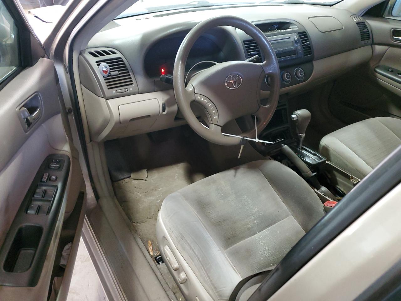 2006 Toyota Camry - Image 8