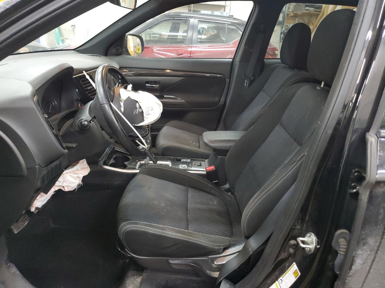 2018 Mitsubishi Outlander - Image 7