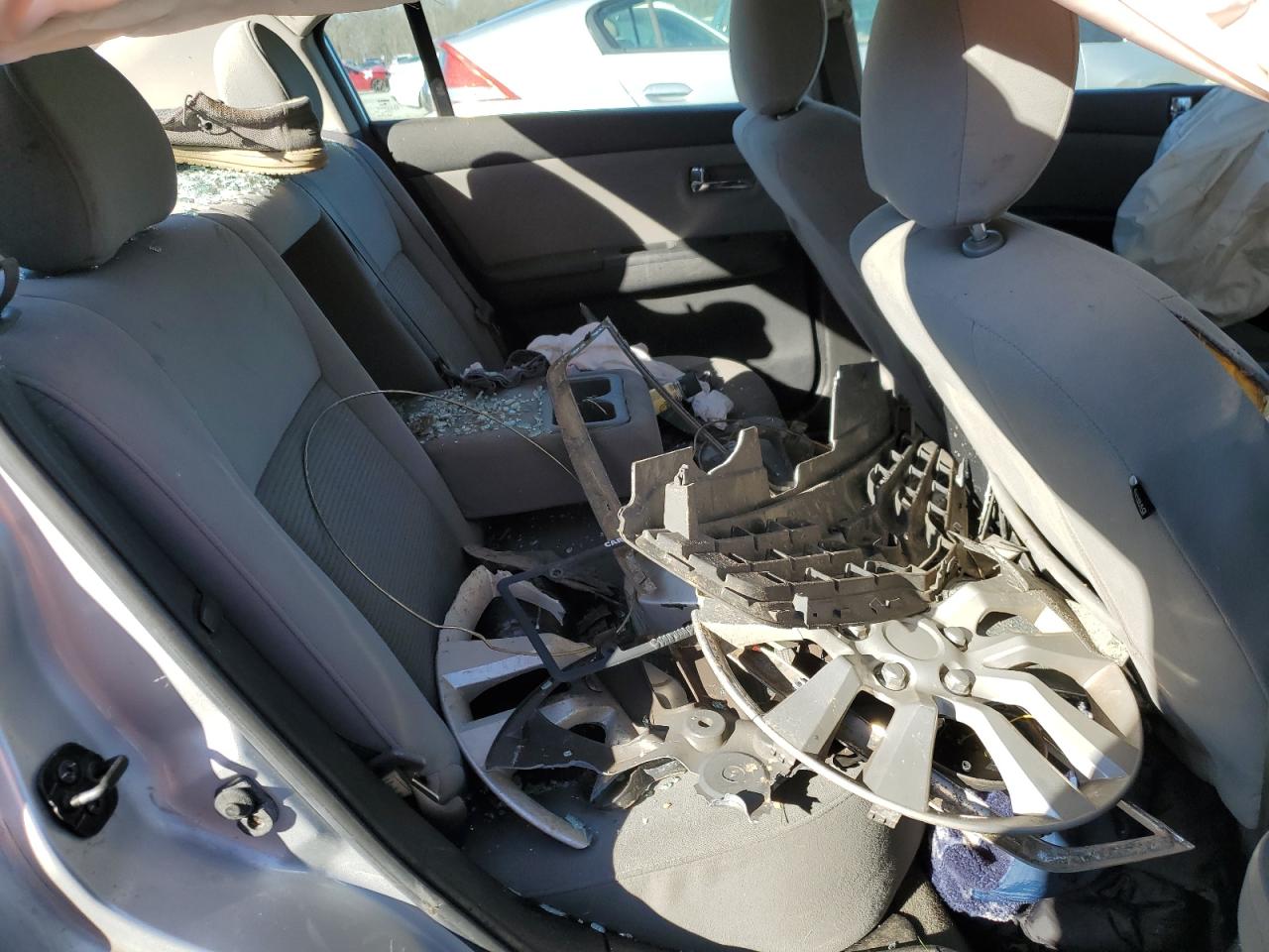 2012 Nissan Sentra - Image 10