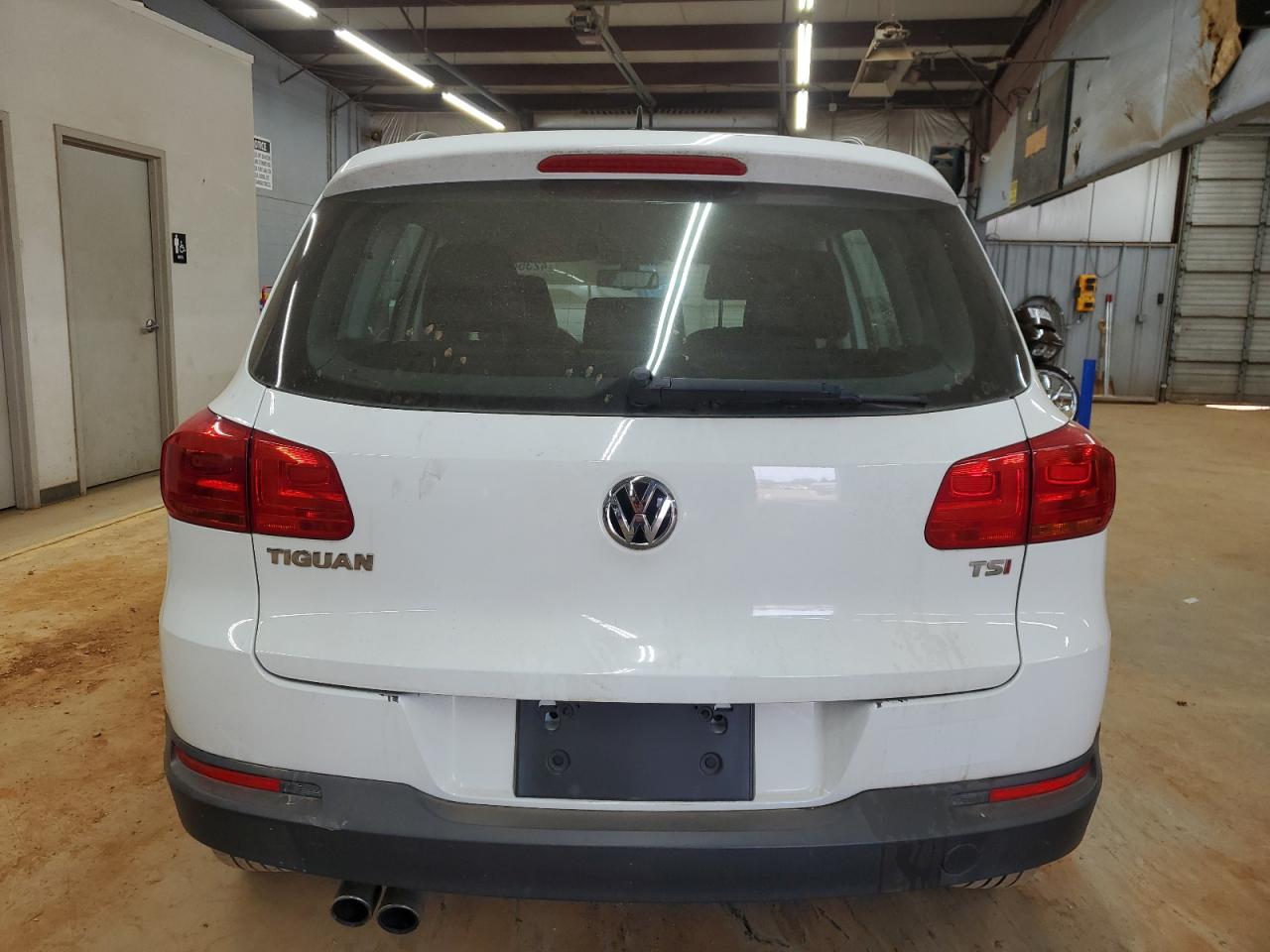 WVGAV7AX1GW600359 2016 Volkswagen Tiguan S