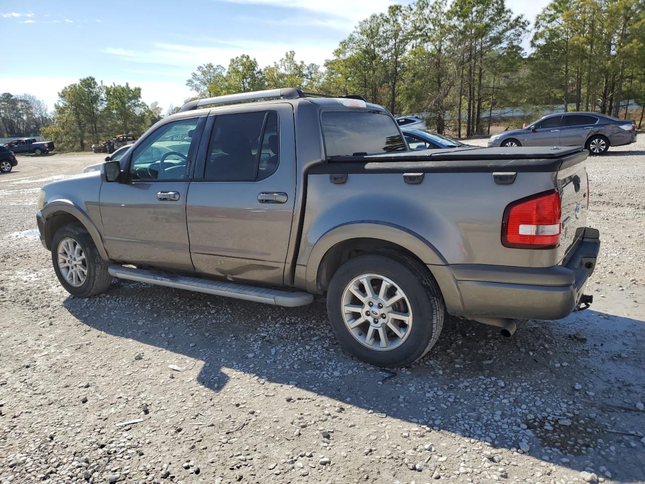 2007 Ford Explorer - Image 2