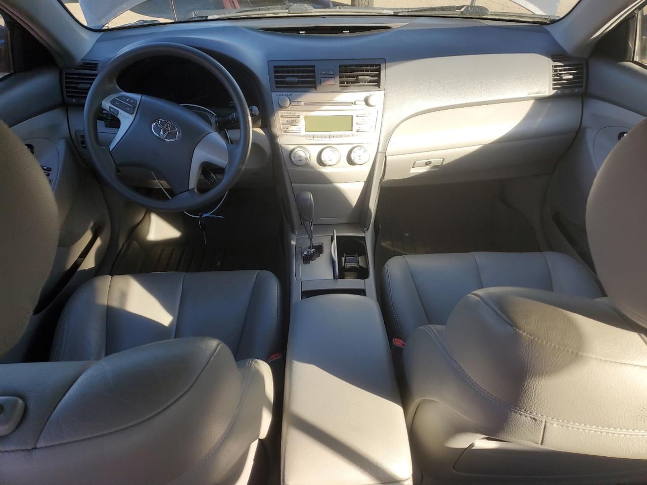2010 Toyota Camry - Image 8