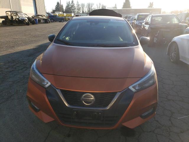  NISSAN VERSA 2020 Pomarańczowy