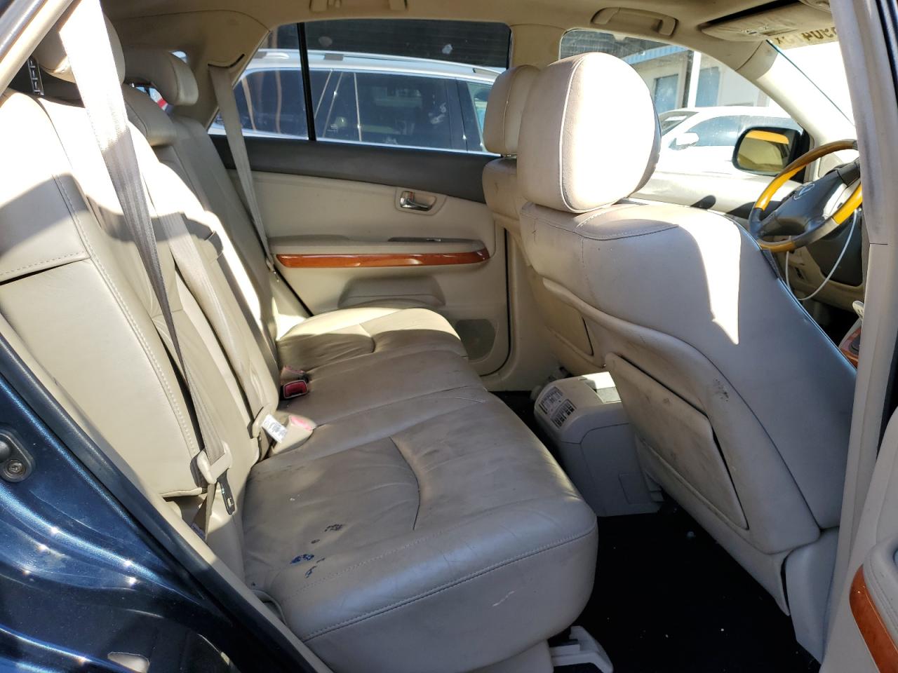 2004 Lexus RX - Image 10