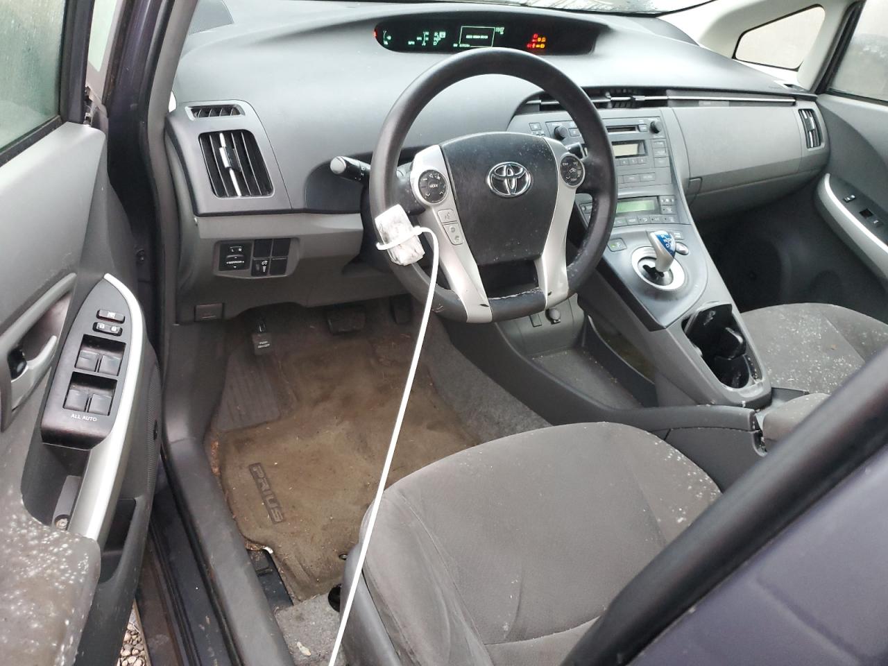 2011 Toyota Prius - Image 8