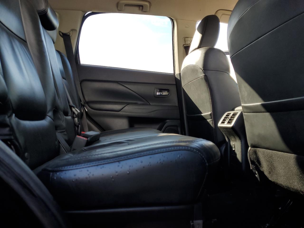 2019 Mitsubishi Outlander - Image 11