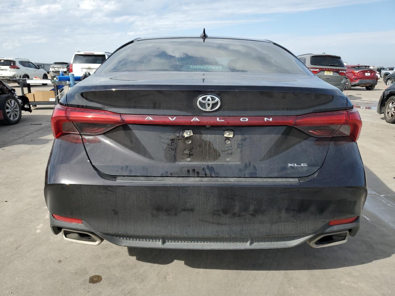 2021 Toyota Avalon - Image 6