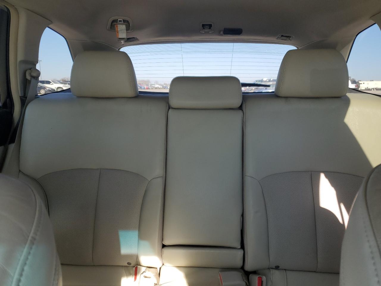 2014 Subaru Outback - Image 10