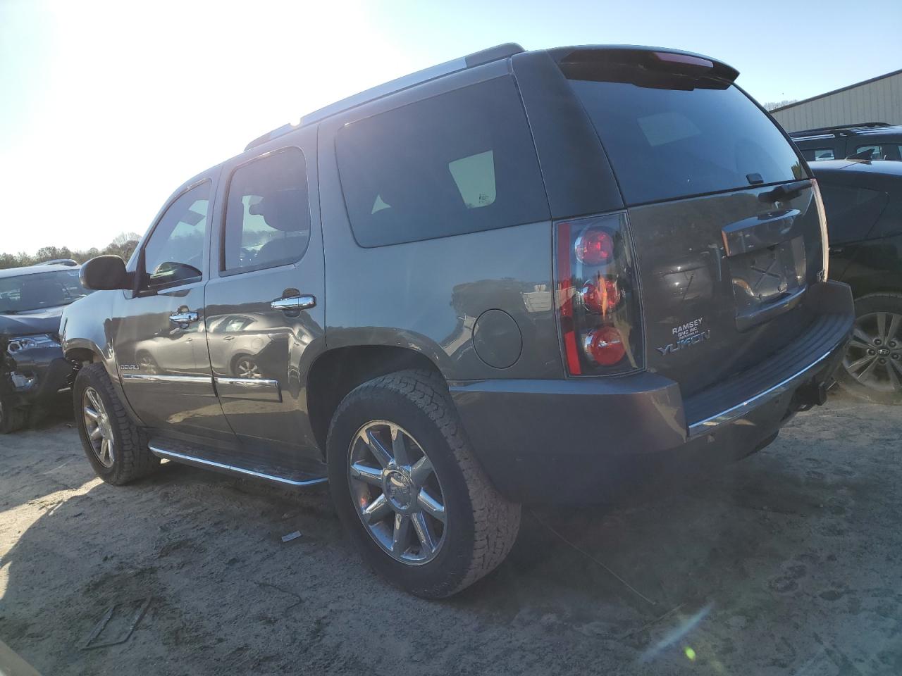 VIN 1GKS2EEFXER221349 2014 GMC YUKON no.2