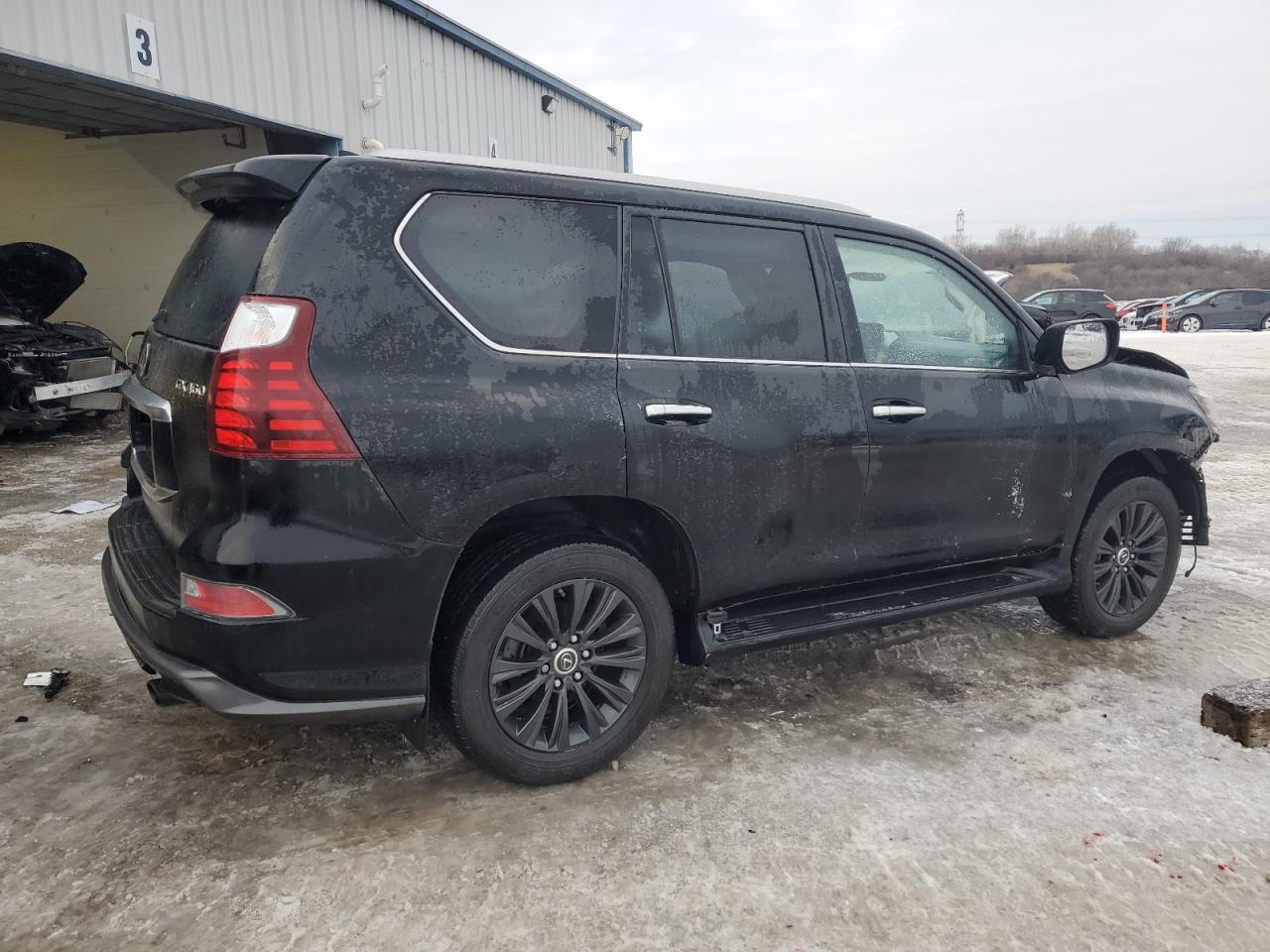 2022 Lexus GX - Image 3